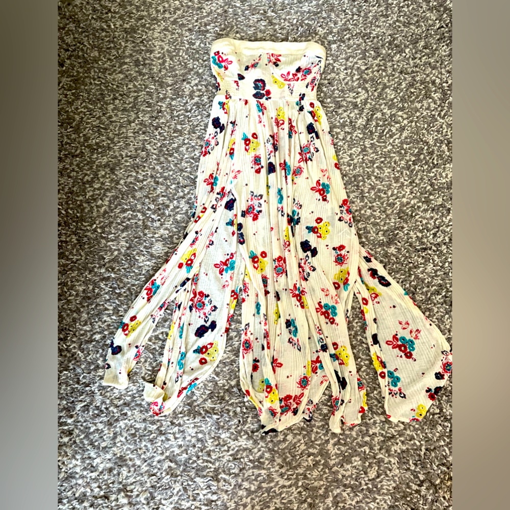 🌸Free People flowy tube top. Multiple long pieces.